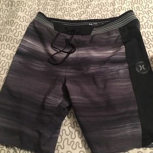 Men’s Hurley size 32 board shorts